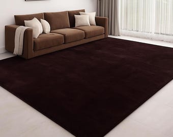 Handgefertigter, moderner, minimalistischer, dunkelbrauner Wohnzimmerteppich – Gemütliche, neutrale Dekoration mit weicher Textur, perfekt für modernes Wohndesign.