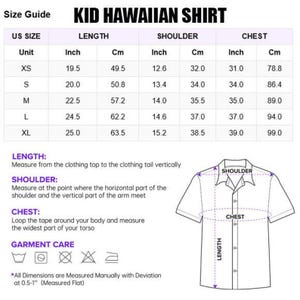 Op de afbeelding: Een maattabel voor een Hawa&iuml;aans overhemd voor kinderen met Amerikaanse maten van XS tot XL, inclusief lengte-, schouder- en borstmaten in inches en centimeters. Een lijntekening van een overhemd illustreert de meetpunten.