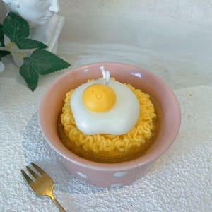 Korean Ramen Candle with Smiling Fried Egg – Handmade Soy Wax Food-Inspired Candle (Pot Not Included)
