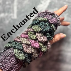 Dragon Scale Fingerless Gloves - Volume 1