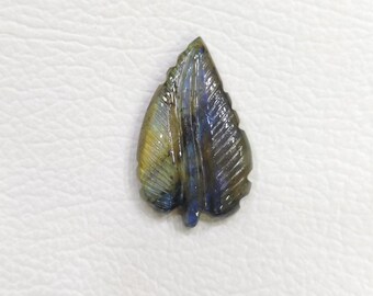 Natural Leaf Labradorite Gemstone: Loose Carving, India