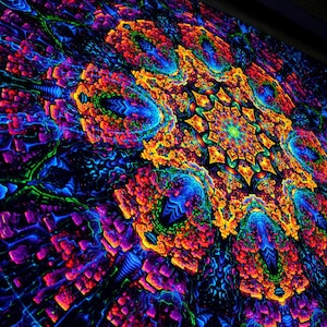 UV Blacklight active Backdrop Wall Hanging Trippy Psytrance Psychedelic Tapestry Fluorescent Space Shamanic Digital Art Octagon Mandala