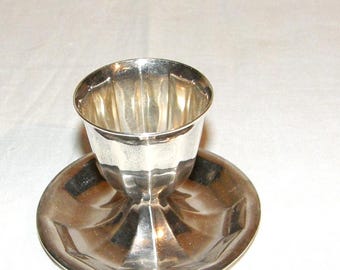 fine antique Christofle egg cup, silver-plated, France, beautiful polished condition