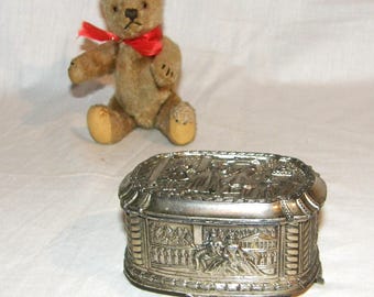 Decorative antique French jewelry box, silver-plated, around 1900, with great relief work, for jewelry, etc., or nice little things
