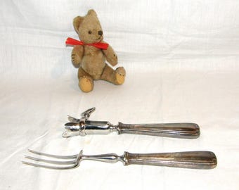 Two-piece serving set for poultry, silver-plated, circa 1930, France, Art Deco cutlery