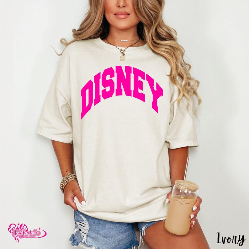 Disney Vacation T-Shirt, Women's Disney Tee, Summer Disney, Trendy, Preppy, Oversized, Comfort Colors Disney Shirt, Neon Disney World Shirt immagine 2