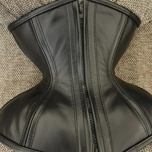 Zwart lederen onderborst korset top, leren bustier top, Viking leren korset, handgemaakt korset, cosplay korset, 100% puur leer