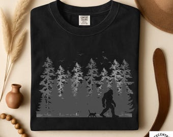 Comfort Colors Bigfoot Cat T-Shirt – Funny Sasquatch Hiking Tee, Camping Shirt, Cat Lover Gift, Outdoors Adventure Graphic Tee Men Women