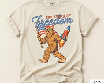 Chemise Bigfoot America 250 Tee-shirt 250 ans de liberté Chemise Sasquatch patriotique Chemise drôle 4 juillet 1776 2026 Chemise USA