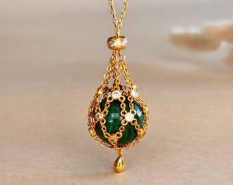 Collana con gabbia in cristallo di malachite, ciondolo a rete in gemma verde, supporto per cristallo regolabile, gioiello spirituale boho, regalo di compleanno unico per lei