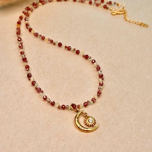 Collana con perline e ciondolo SUN & MOON in pietra preziosa granato e peridoto, delicato girocollo in stile boho con cristalli celesti, regalo intenzionale per lei