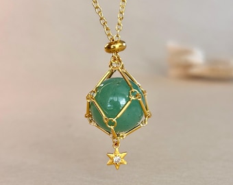Collana con sfera di avventurina verde in gabbia di cristallo, pendente a rete con pietra intercambiabile, regalo di buona fortuna per lei, nuovi inizi, gioielli boho