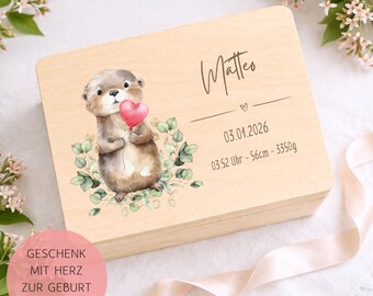 Erinnerungsbox Baby Personalisiert mit Otter und Herz, Geschenk Geburt mit Name, Geschenkidee Taufe Taufgeschenk, Erinnerungskiste Tiere