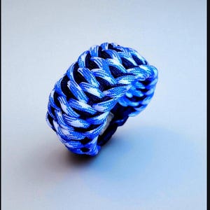 Blue, White & Black “Glacier Flow” Paracord Bracelet