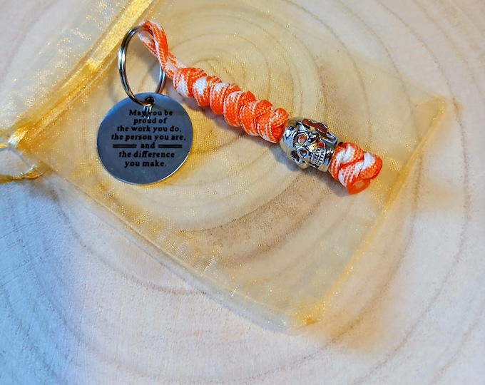 Paracord Keyring with Skull Bead and Inspirational Quote
