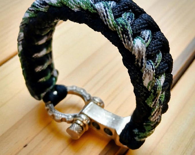 Paracord Bracelet "The Woodland Ranger" Adjustable fit 6.5 to 7.5 inch wrist