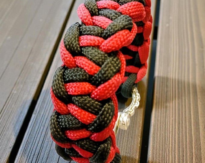Paracord Bracelet "The Iron Vow"– Adjustable to fit 6.5-7.5 inches