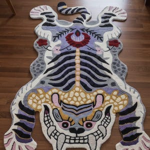 Handmade Tiger Shape Tufted Rug, Japanese Abstract Animal Carpet, Statement Floor Decor