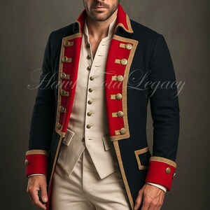 Könnte beinhalten: Ein marineblauer Mantel im Militärstil mit roten Akzenten und goldenen Verzierungen. Der Mantel hat goldene Knöpfe und wird über einer cremefarbenen Weste und Hose getragen. Das Bild hat den Text "Hawke & Legacy".