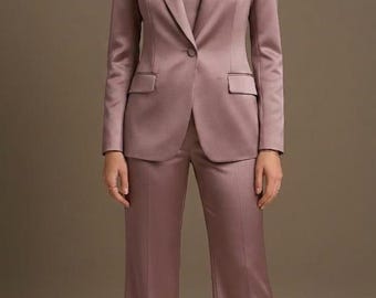 Traje de satén lila empolvado para mujer / Blazer y pantalón recto cosidos a mano / Traje formal elegante / Conjunto de boda en tonos pastel / Conjunto a medida