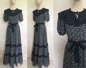 Vintage prairie dress, size 8 1970s floral maxi