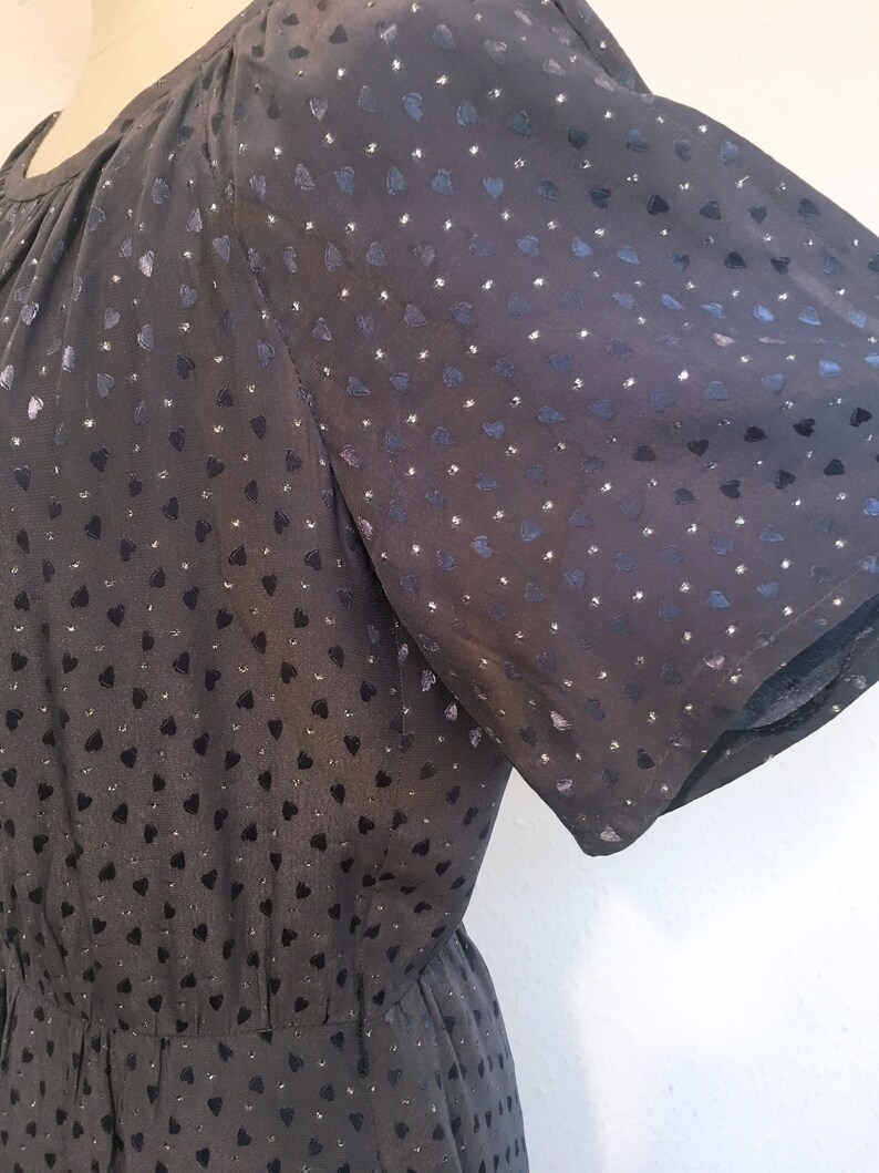 Size 10 1970s Dusky lilac heart dress