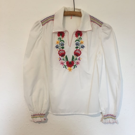 Size 16 Authentic Hungarian folk blouse.