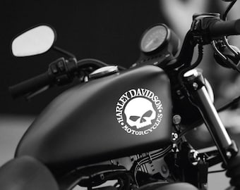 Dos calcomanías de calavera con el logotipo de la motocicleta Sportster, el tanque de combustible de gasolina y el emblema de la caja de la bicicleta Harley-Davidson.