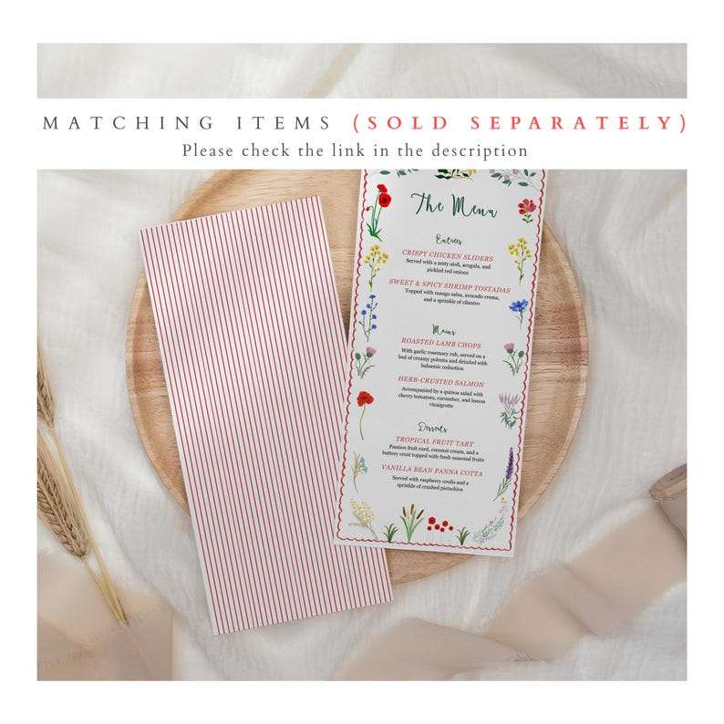 Puede incluir: Un men&uacute; y un papel a rayas se presentan en una bandeja de madera. El men&uacute; presenta ilustraciones florales y texto, incluyendo "The Menu" y varios platos. El papel a rayas tiene un patr&oacute;n rojo y blanco. El texto "MATCHING ITEMS (SOLD SEPARATELY)" es visible.