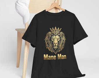 Lion T-Shirt, King Lion Graphic Tee, Empowerment T-Shirt für Herren, gekrönter Löwe T-Shirt, Geschenk für ihn, Black & Gold Lion Shirt