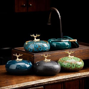 Modern Classy Chrome Deer-Lid Ashtray with Bubble Design – Fly-Proof, Classy Metallic Decor for Home, Desk, or Coffee Table