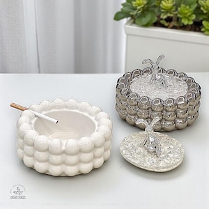 Modern, Classy Chrome Bubble Ashtray with Lid – Fly-Proof, Luxe Metallic Design for Stylish Home, Desk, or Coffee Table Decor