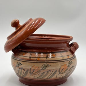traditionell lerkruka handgjord dekorerad