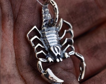 Ciondolo Scorpione in argento sterling: collana con segno zodiacale astrologico
