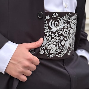 Handmålad linne-midjebälte – Svart smokingmidjebälte med silverblommig design för män – Justerbar formell accessoar