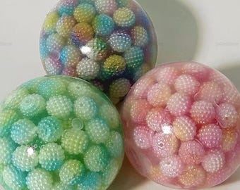 Stressboll i Candy Burst-kollektionen. Crunchy Charm ASMR-sensoriska leksaker. Förbeställ nu.