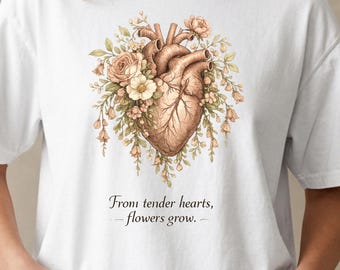 Camiseta Comfort Colors con corazón anatómico, camiseta con estampado floral de anatomía, estampado botánico, sanación emocional.