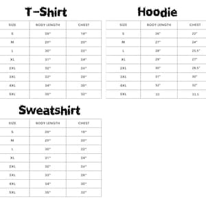 Peut inclure: Tableaux de tailles d&eacute;taill&eacute;s pour t-shirts, sweats &agrave; capuche et sweatshirts. Les mesures de longueur du corps et de la poitrine sont indiqu&eacute;es en pouces, avec des tailles allant de S &agrave; 5XL. Les mots "T-Shirt", "Hoodie" et "Sweatshirt" sont en haut.
