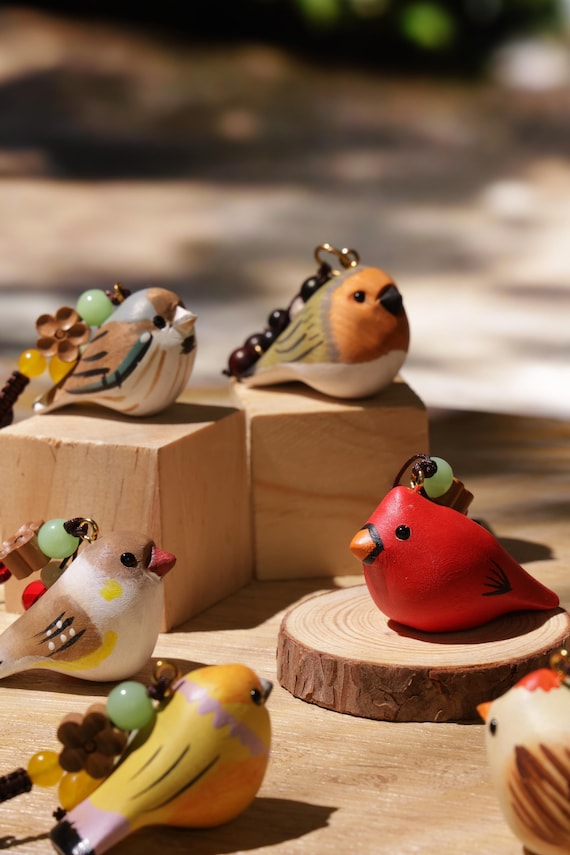 Handmade Wooden Carving Bird Keychains, Wooden Bird Ornaments, Creative And Cute Car Charm, Hand Craft wood art, Wooden Birds