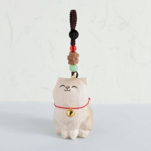 Handmade Wooden Carving Cat Keychains, Wooden Cat Ornaments, Cute Car Charm, Hand Craft wood art, White Exotic Shorthair, Garfield