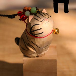 Handmade Wooden Carving Cat Keychains, Wooden Cat Ornaments, Creative And Cute Car Charm, Hand Craft wood art, Smiling Cats H-Black Tabby Cat