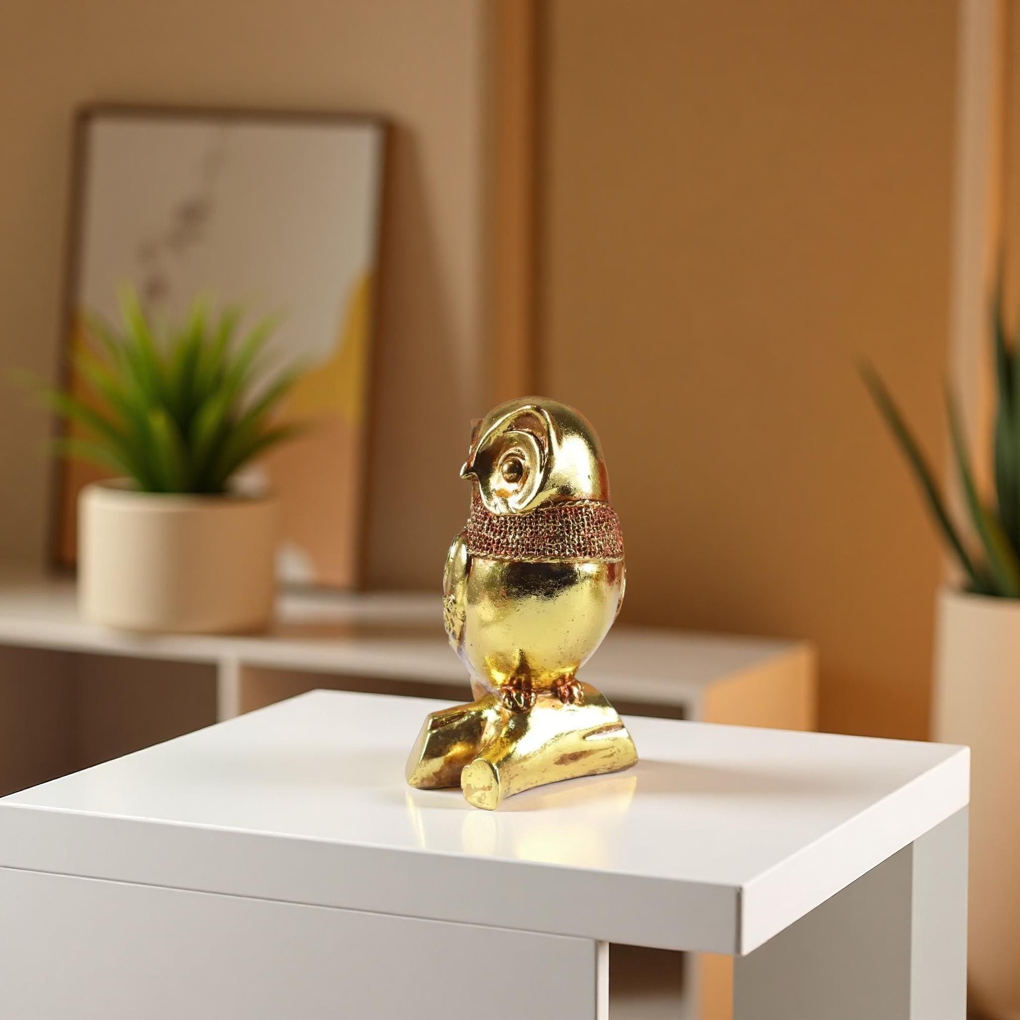 黄金のフクロウの彫刻：装飾樹脂製置物 - Etsy 日本