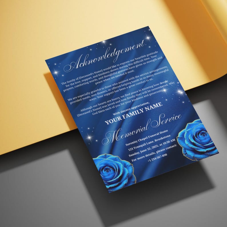 K&ouml;nnte beinhalten: Blaue Gedenkfeier-Ank&uuml;ndigung mit Text, floralen Akzenten und einer blauen Rosen-Grafik. Die Ank&uuml;ndigung enth&auml;lt die W&ouml;rter "Danksagung", "Gedenkfeier" und Kontaktinformationen.
