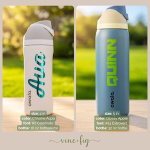Puede incluir: Dos botellas de agua Owala. Una es blanca con "Ava" en escritura turquesa, 10 cm de alto. La otra es azul con "QUINN" en letras verdes, 13 cm de alto. Ambas tienen una tapa abatible.
