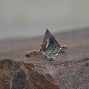 Kite Moss agate Ring, Black Gemstone Ring, Natural Leaf Stone Ring, Statement Silver Ring, Gift For Her, Kite Shape Ring, Gemstone Ring,