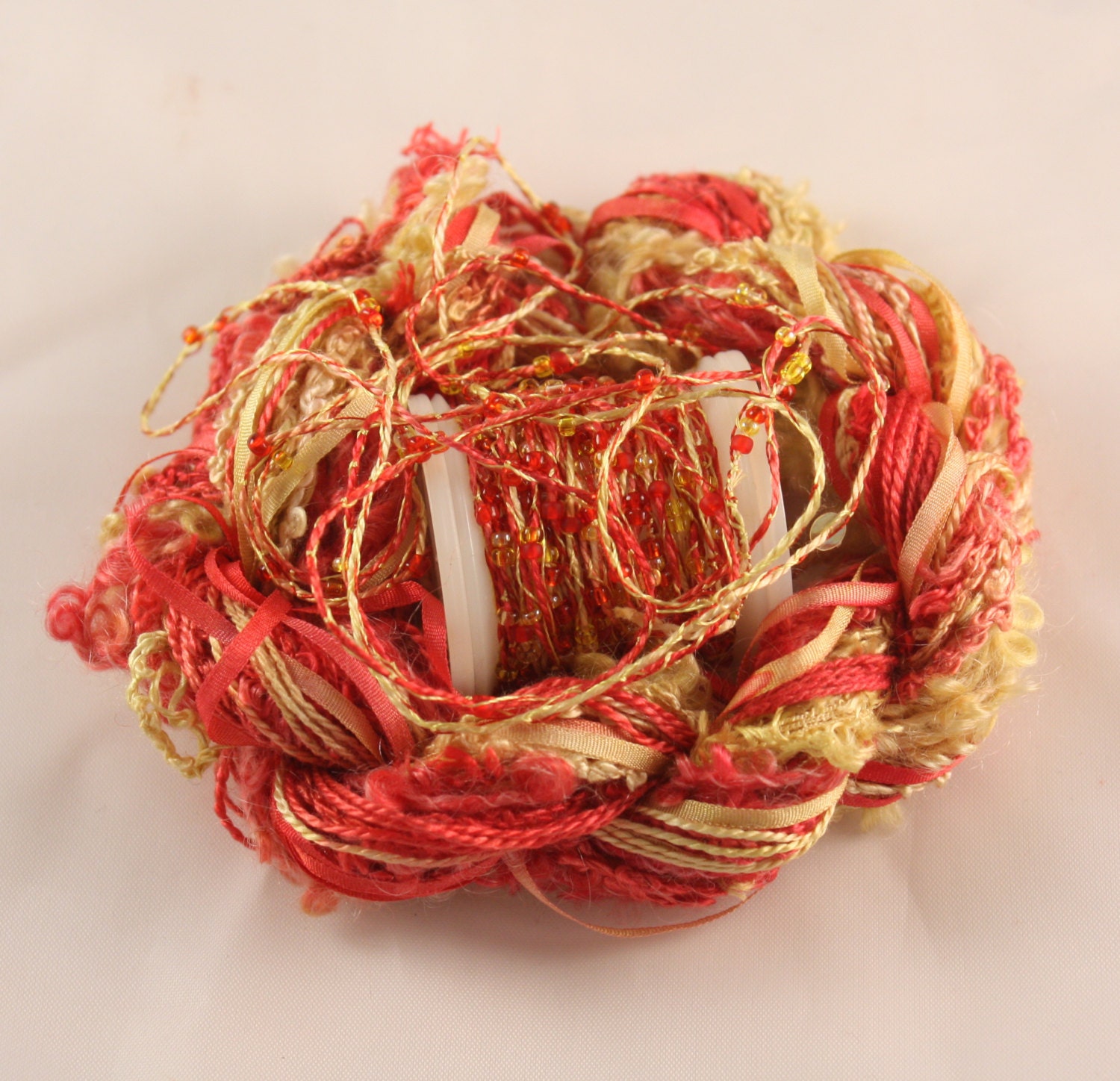 Fil rouge vif en or jaune perles tissage fournitures à la main de soie à broder teints à coudre quilting thread du sequin embellissements Fil jaune rouge vif en or jaune Fil perles tissage fournitures à la main de soie à broder teints à coudre quilting thread du sequin embellissements f38e55
