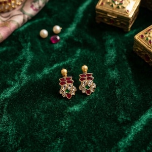 Antikförgyllda Kundan örhängen | Rubinröda och smaragdgröna lotusörhängen | Traditionella indiska festliga modesmycken