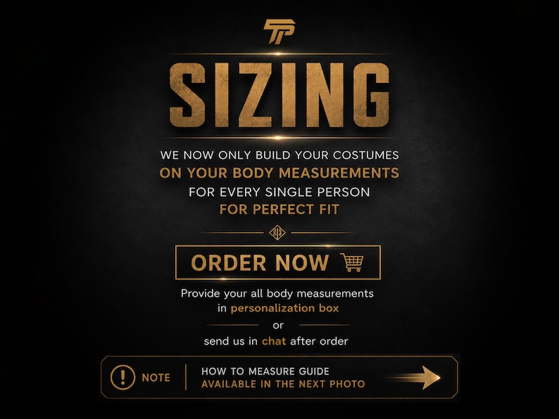 Pu&ograve; includere: Grafica nera e oro con la parola "SIZING" in grandi lettere strutturate. Il testo sottostante indica che i costumi sono costruiti sulle misure del corpo per una vestibilit&agrave; perfetta. Include un pulsante "ORDER NOW" e una nota su una guida alle misure.