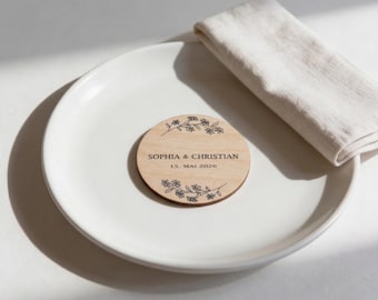 Platzkarten Holz personalisiert Ø6cm – Blütenzweig | Line Art – Gäste Namen Tischkarten – Hochzeit Gastgeschenk