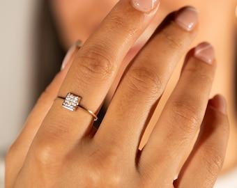 Anillo de diamantes cuadrados de oro macizo de 14 quilates, banda minimalista con pavé de diamantes, joyería fina moderna y delicada, anillo apilable para uso diario.